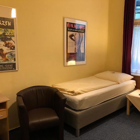 Alpha Hotel Garni Хамбург Екстериор снимка