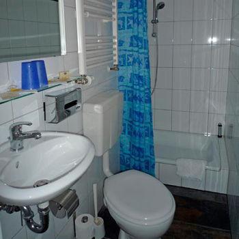 Alpha Hotel Garni Хамбург Екстериор снимка