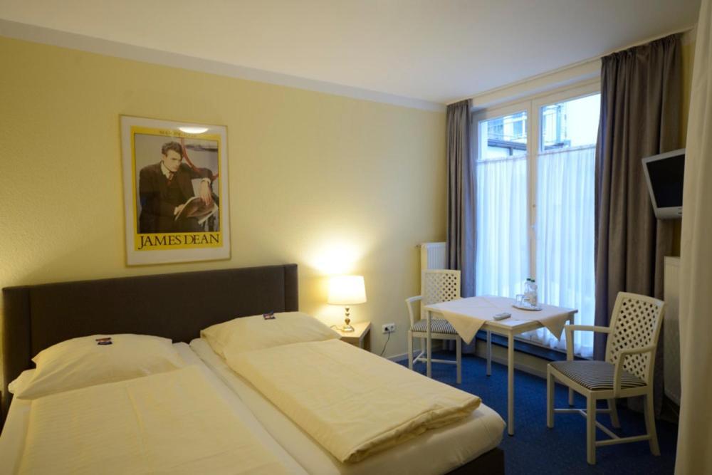 Alpha Hotel Garni Хамбург Екстериор снимка