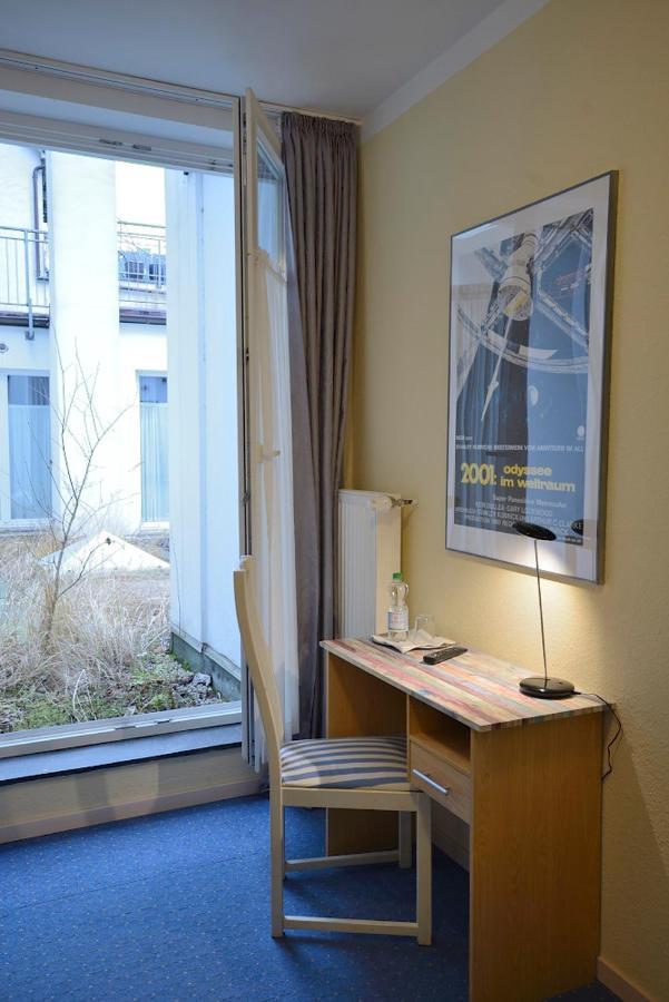 Alpha Hotel Garni Хамбург Екстериор снимка