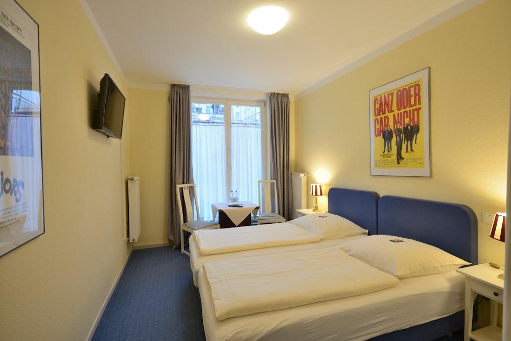 Alpha Hotel Garni Хамбург Екстериор снимка