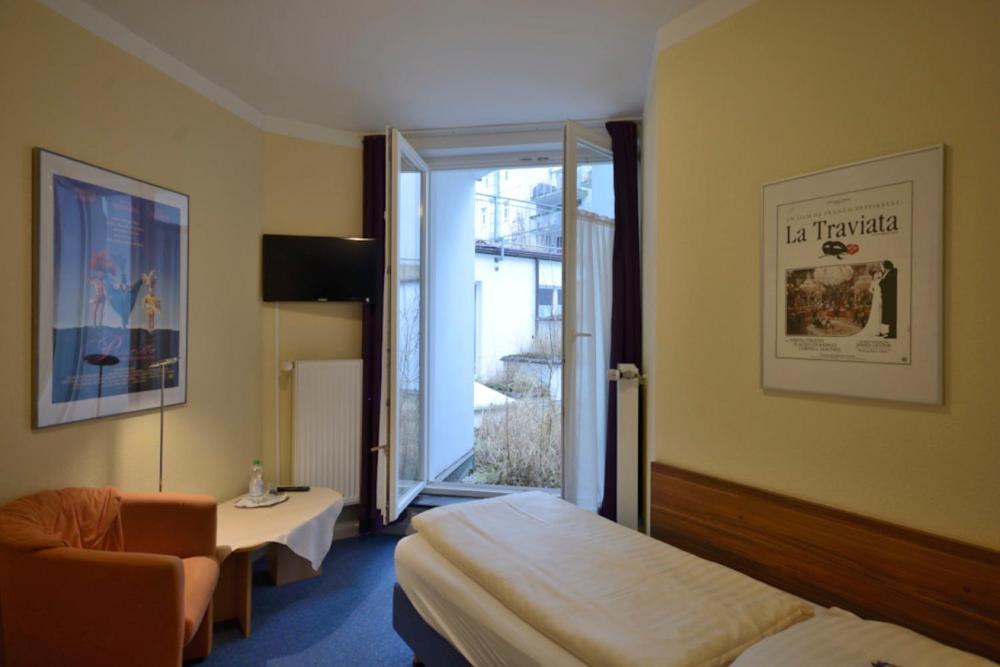 Alpha Hotel Garni Хамбург Екстериор снимка